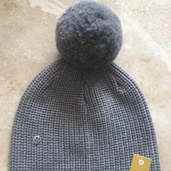NWT Lululemon Cozy Up Toque Beanie grey HCMG - Picture 3 of 4
